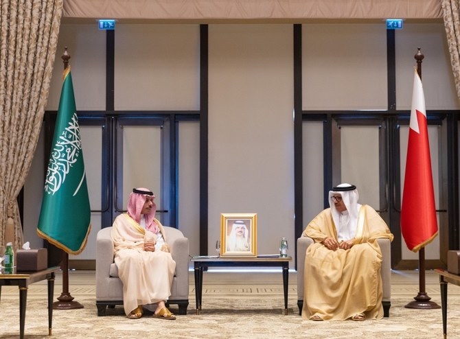 Saudi, Bahraini FMs chair coordination meeting in Manama