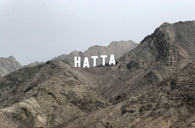 hatta sign taller than hollywood