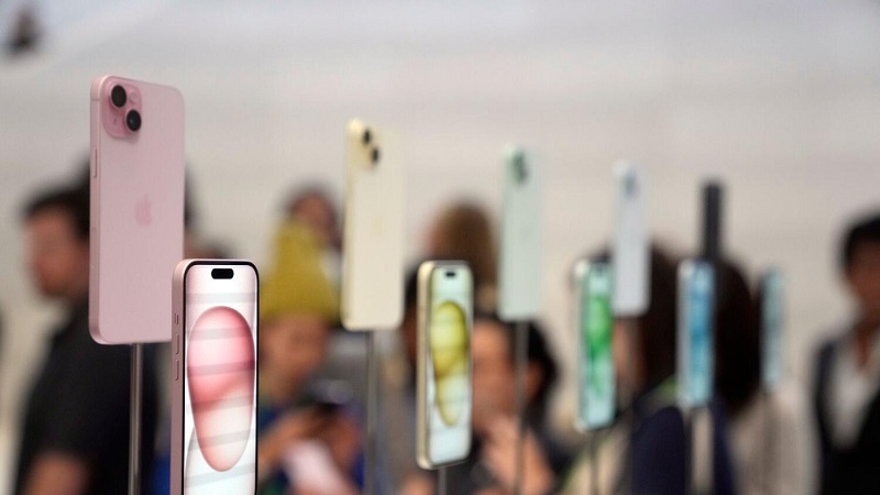 iPhone pre-booking draws shoppers from India, Pakistan, Europe to Dubai