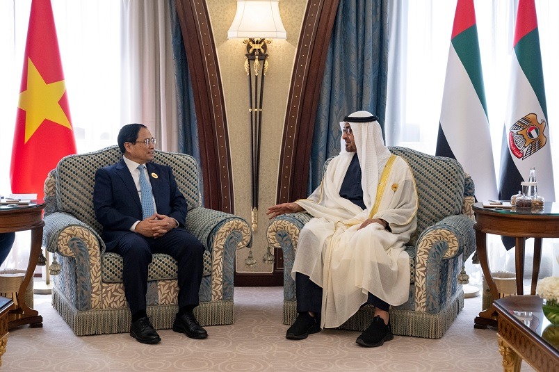 UAE President meets with Vietnamese Prime Minister on sidelines of GCC-ASEAN summit in Riyadh