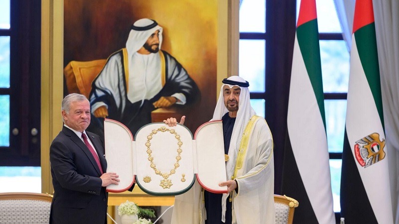 UAE President confers Order of Zayed upon King of Jordan