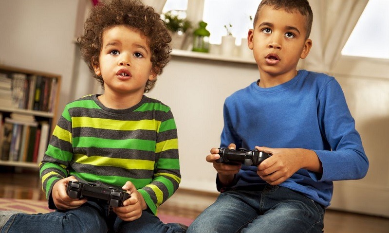Dangers of Kids Playing Video Games- Police Warn Parents
