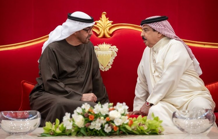 UAE President-King of Bahrain dialogue on brotherly relationship