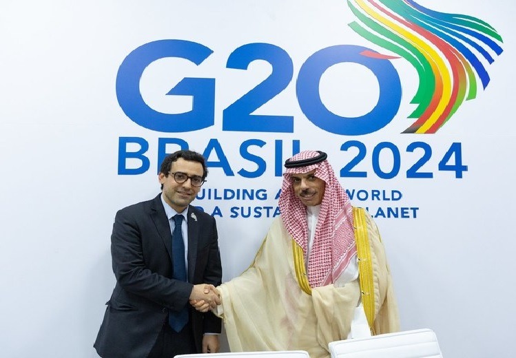Saudi and French FMs discuss bilateral ties on G20 sidelines