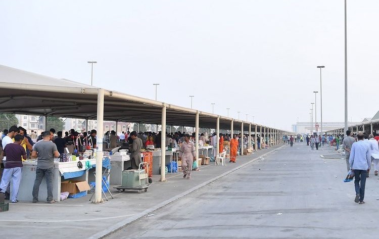 Crackdown on unlicensed street vendors in Abu Dhabi