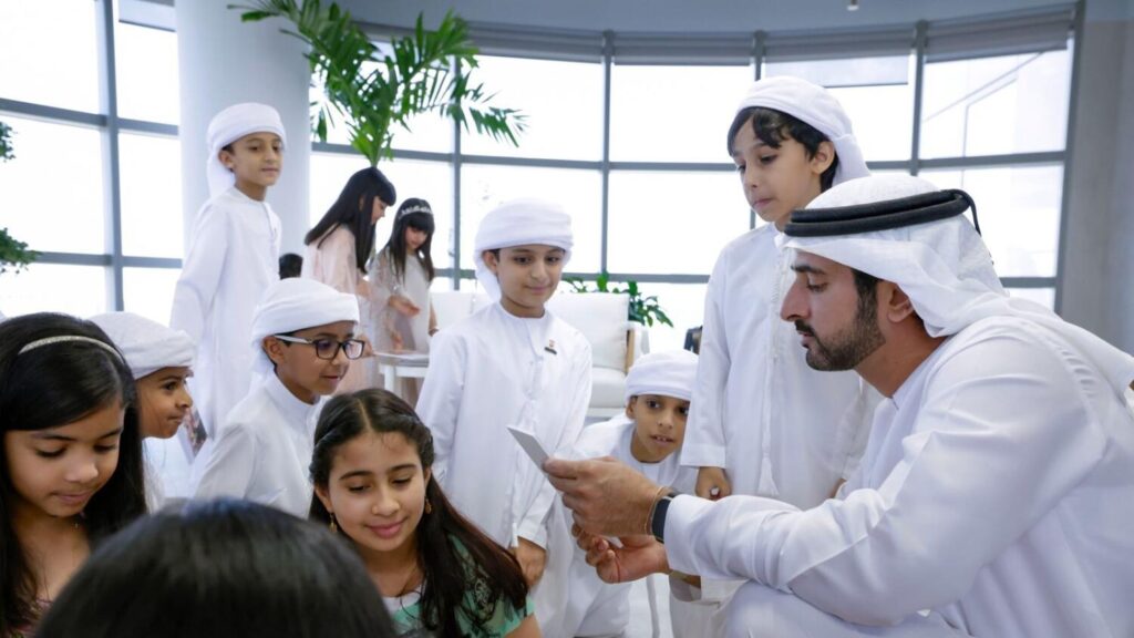 Sheikh Hamdan met the children who helped clean up the neighborhood