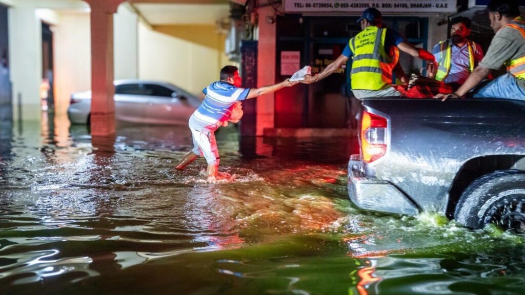 UAE rains: Volunteers proving the power of social bonding