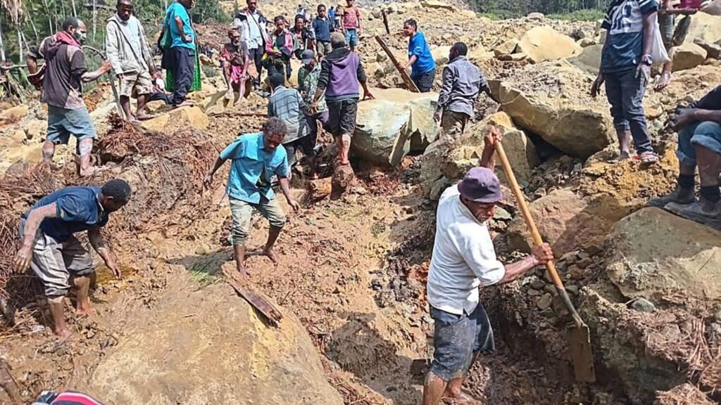 It is reported that more than 2000 people have been buried in a landslide in Papua New Guinea