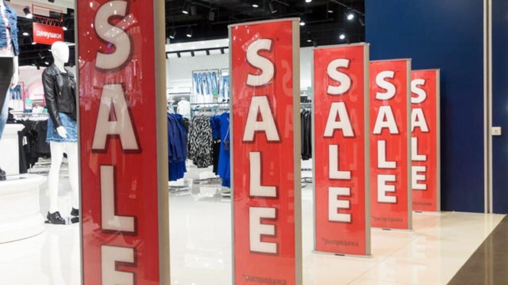 Shopping malls have announced hot offers as summer sales begin